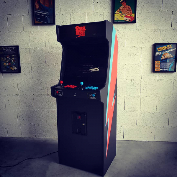 Borne d’arcade Rebel
